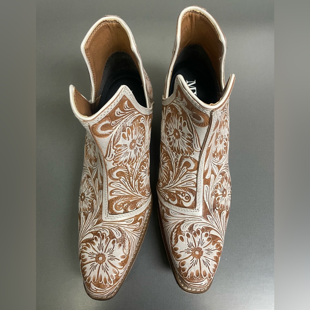 Elegant Floral Patterned Ankle Boots - Brown and Cream